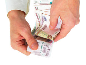 يتطلب التقاعد المبكر ألا تكون مديناً. وهذا يعني سداد ما عليك من قروض الدراسة الخاصة بأبنائك، وديون السلع الاستهلاكية، وحتى القروض العقارية، وفق جدول زمني متسارع