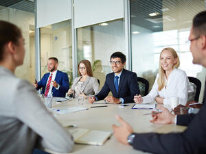 من الصعب إدارة الموظفين بفعالية إذا لم تكن قادرًا على إدارة نفسك