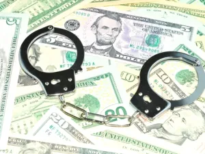 التغيرات السريعة والمتلاحقة أصبحت سمة من أهم سمات القطاع المالي، حيث انعكست على تطور أساليب وطرق غسل الأموال