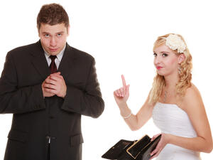 الزوجين سيتشاركان باتخاذ خيارات مالية، وفي تحمّل عواقبها، ومن المهم إدارك أن الطريقة التي يتخذ فيها الزوجان هذه القرارات، يمكن أن تكون دلالةً عمّا إذا كان هذا الزواج سيزدهر مستقبلاً أم لا