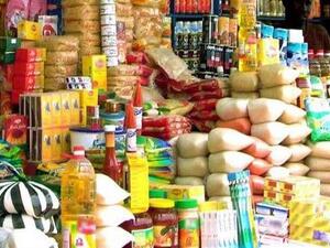 تعاني مصر ارتفاعاً حاداً في التضخم منذ تحريرها سعر صرف الجنيه في نوفمبر تشرين الثاني مما أفقد العملة المصرية نصف قيمتها