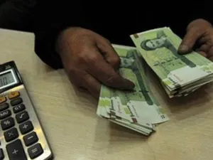 أدى فشل ايران في تحقيق الاستفادة الكاملة من النظام المالي العالمي بعد عام من توقيع اتفاقها النووي مع القوى العالمية الكبرى إلى تزايد حدة الخلافات السياسية داخليا
