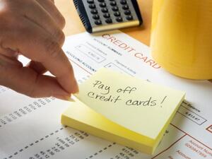 تسلح بالقناعة وبادر في تغيير وضعك الحالي بشجاعة فأنت لا تحتاج للوقوف على قدميك لأنك لم تقع فقط زادت مسؤولياتك في الحياة وأنت خُلقت لتتحملها