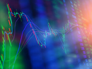 ينظر خبراء أسواق المال إلى أزمة إغلاق الحكومة الأميركية على أساس "أنها أزمة سياسية أكثر منها اقتصادية"