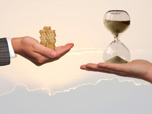 تقلصت طبقة الثروة العالية لمصحلة الطبقة المتوسطة