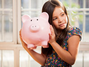 لتصنع ثروة اشتري حصالة لتضع بها النقود بشكل يومي كما تشاء وكما تقرر أنت 