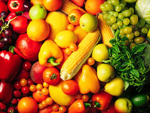 الإمارات تحظر دخول أنواع من الخضراوات والفواكه من بعض الدول العربية اعتباراً من 15 مايو القادم