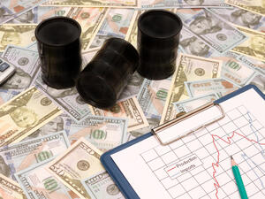 أسعار النفط تنخفض مع قلق المستثمرين إزاء تباطؤ التجارة