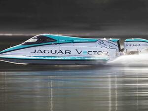 “Jaguar V20E” أسرع زورق كهربائي في العالم