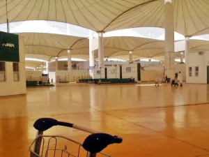 تسارع معدلات النمو والطلب على خدمة النقل الجوي والضغط المتواصل على مطار الملك عبدالعزيز الدولي وزيادة عدد الشركات الناقلة الراغبة في التشغيل من وإلى المطار