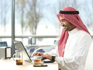 توطين الوظائف تطيح أحلام الوافدين في الخليج