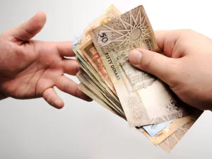 يسبب العجز التجاري المزمن وعجز الميزانية المتضخم قلقا كبيرا منذ أعوام لصناع السياسة الاقتصادية في الأردن