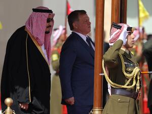 تم توقيع الاتفاقيات مساء الاثنين بحضور العاهل الاردني الملك عبد الله الثاني والملك سلمان بن عبد العزيز