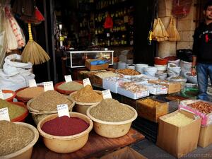 أسواق لبنان تعيش فوضى الأسعار عقب رفع ضريبة القيمة المضافة