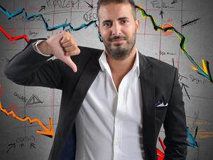 البدء بعمل تجاري أمر محفوف بالمخاطر، ويكاد لا ينجو أحد من الوقوع في بعض الأخطاء في هذه المرحلة، إلا أن التعلم من الأخطاء هو ما يشكل العنصر الأهم لتحويلها إلى منجزات حقيقية