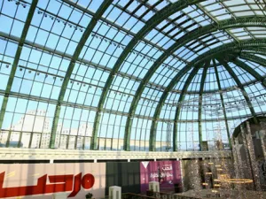 يعد أفتتاح متجر “آبل” بشكل رسمي خطوةّ كبيرة، ودليلاً على أن سوق الشرق الأوسط سوق قوي، كما سيساعد هذا أيضاً على دعم الخدمات باللغة العربية