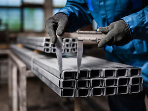 أسعار المعادن النفيسة ستشهد انخفاضا في الأسعار سيتوقف إلى حد كبير على الزيادات المتلاحقة في أسعار الفائدة العالمية