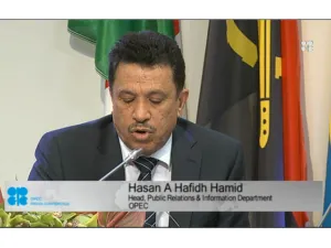 يضغط منتجو النفط الخليجيون بقيادة السعودية لعدم خفض إنتاج أوبك رغم مطالبة بعض الأعضاء بدعم أسعار الخام المتراجعة عن طريق حجب الإمدادات الزائدة عن السوق