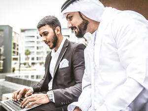 دبي ستلغي استخدام الورق في المعاملات الحكومية بحلول 2021