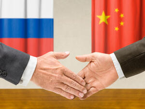 تعاون روسي - صيني يهدد عرش الدولار في التجارة العالمية