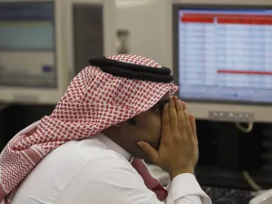 جاءت الخسائر في آخر نصف ساعة بعدما استقرت السوق عند مستويات ضيقة بين 9100 و9030 نقطة منذ أمس الأول وحتى نهاية جلسة الأمس
