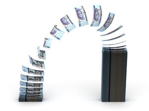 تحويلات السعوديين إلى الخارج تتراجع بنسبة  25 % خلال الربع الثالث