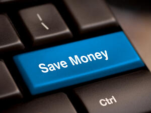 توفير المال على المدى الطويل لا يختلف عن تحقيق أي هدفٍ آخر، عليك أن تحتاط من انعدام الثقة والاندفاع و تحيط نفسك بأناس لديهم نفس الهدف، ليكونوا بمثابة قدوة لك