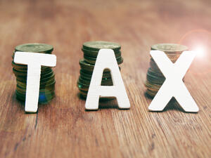 تطبيق الضريبة في هذا التوقيت خاصة خلال شهر رمضان أتاح فرصة مناسبة لأصحاب المحال والمراكز التجارية لتقييم مستوى إقبال المواطنين والمقيمين على شراء هذه السلع 