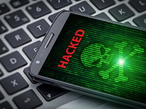 إذا كان أداء الهاتف أبطأ من المعتاد، قد يعود السبب إلى وجود برنامج ضار malware مما يسبب ببطء عمل الهاتف