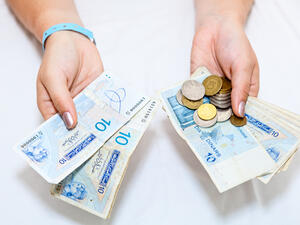 مستلزمات عيد الفطر في تونس تلتهم جيوب الموظفين 