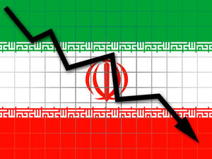 الريال الإيراني يواصل التراجع إلى مستوى قياسي متجاوزاً الـ100 ألف ريال للدولار