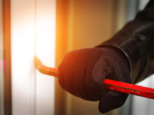 إذا أردت الحصول على أفضل النصائح لحماية منزلك من السرقات، فليس هناك أفضل من اللصوص أنفسهم لتقديم هذه النصائح