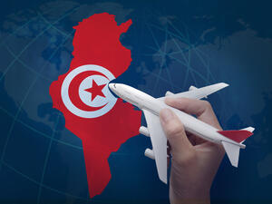 مطارات تونس تهدد بالإضراب في ذروة الموسم السياحي 