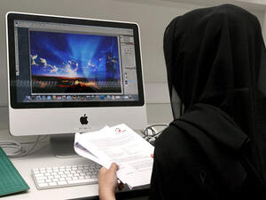 تمثل السيدات 38% من القوى العاملة بالخليج، و21% على مستوى الشرق الأوسط وشمال إفريقيا