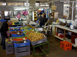 اشترِ فقط ما تحتاج إليه.