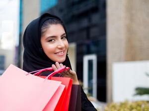 مراحل تأنيث محال المستلزمات النسائية، حققت أهدافها، من خلال خفض أعداد البطالة في العنصر النسائي