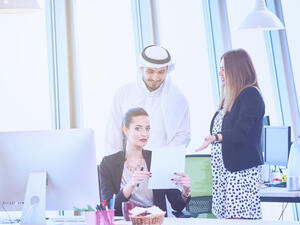 الحكومة الكويتية تخفض أعداد الوافدين في المؤسسات الحكومية بنسبة 70% 