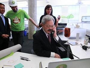 بات قطاع الاتصالات في هذه الأسواق يشكِّل ركيزة أساسية للنمو الاقتصادي من خلال تعزيز التواصل بين الناس