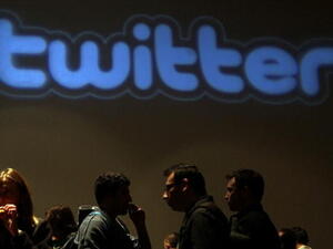 برز بقوة موقع التواصل الاجتماعي توتير بوصفه أحدث الأدوات الإعلامية والاجتماعية في تشكيل الرأي العام الاجتماعي