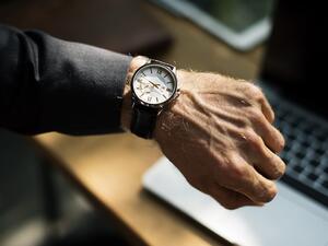 اقتناء سيارة يكلّف المواطن العربي الكثير من المال.. والوقت. (Pixabay)