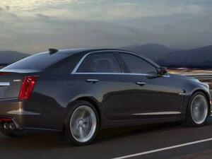 تمتلك كاديلاك CTS-V 2016 محرك V8 سعة 6.2 لتر مع شاحن هواء يولد قوة 640 حصان و 855 نيوتن