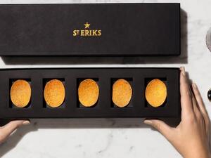 حبة البطاطا الواحدة يقدر ثمنها بأكثر من 10 دولارات مما يجعلها اغلى شيبس بالعالم، وصممتها ذات الشركة التي تصنع أغلى بيرة