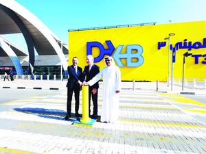 مطارات دبي تبدأ التزين بالعلامة التجارية الجديدة 