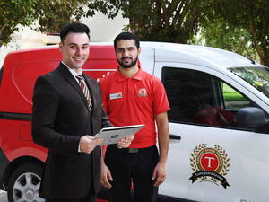 طيران الإمارات تطلق خدمة إنهاء إجراءات السفر من المنزل