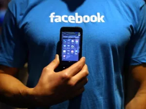 أعلنت السلطات البلجيكية أن موقع التواصل الاجتماعي Facebook ينتهك قواعد الخصوصية الأوروبية