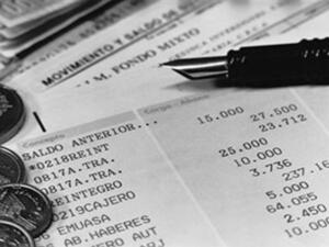 أظهرت الأرقام الجديدة الصادرة عن بنك التسويات الدولية في وقت متأخر من يوم الخميس أن البنوك خارج منطقة اليورو خفضت ممتلكاتها من الدين العام والخاص المترتب على البلدان الأكثر تعثراً في منطقة اليورو بصورة أكبر مما فعلت بنوك المنطقة