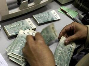 Social demands are surfacing again in Lebanon due to the growing mismatch between average income and average consumption for the regular family