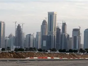 تتوقع قطر انخفاض صادرات المكثفات إلى 350 ألف طن سنويا في 2017 مقارنة مع نصف مليون طن سنويا حاليا وذلك مع بدء تشغيل المرحلة الثانية من مصفاة راس لفان بنهاية عام 2016