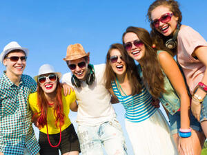 كل انسان له طبعه الذي يختلف عن طباع حتي اخيه التوأم  كل انسان له طبعه الذي يختلف عن طباع حتي اخيه التوأم