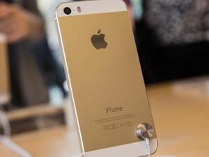 كشف باحثو الشركة، عن طريقة استخدام جوال “آيفون 5S”، عبر إجراء عملية المسح الضوئي، من خلال المرور بالجوال حول الأغراض، حيث يتابع الجوال تلك الأغراض عن قرب، ليكوّن تصميمات لها، مع التقاط الكاميرا لصور لها، من مختلف الزوايا